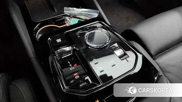 BMW 5 Series (G60) id 3769499 из Кореи 19