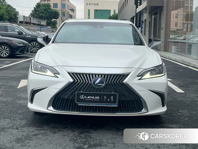 Lexus ES id 4335192 из Китая 9