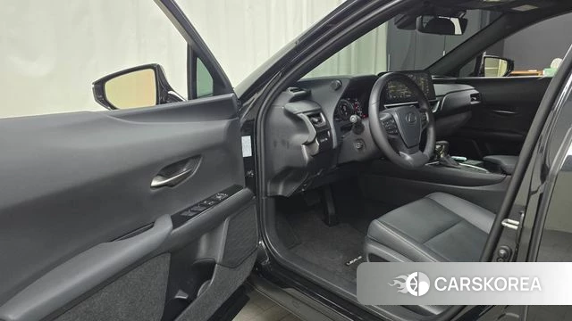 Lexus UX250h id 4701408 из Кореи 29