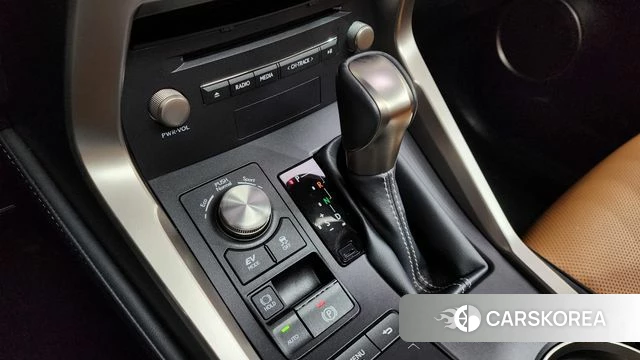 Lexus NX300h id 4355750 из Кореи 32
