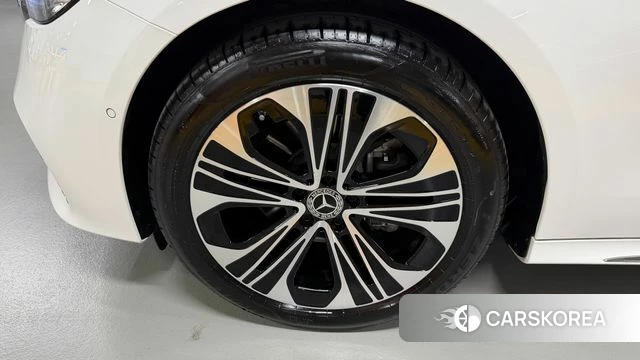 Mercedes-Benz E-Class W214 id 4853414 из Кореи 19