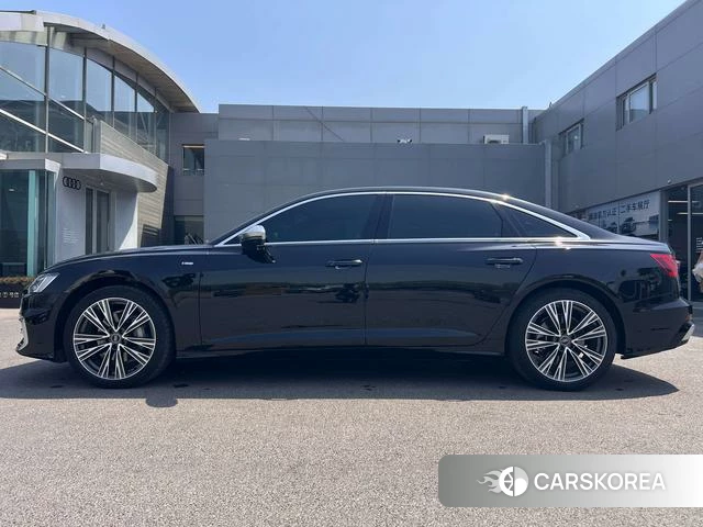 Audi A6L id 4206939 из Китая 9
