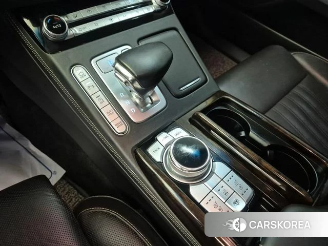 Genesis G90 id 3885487 из Кореи 19
