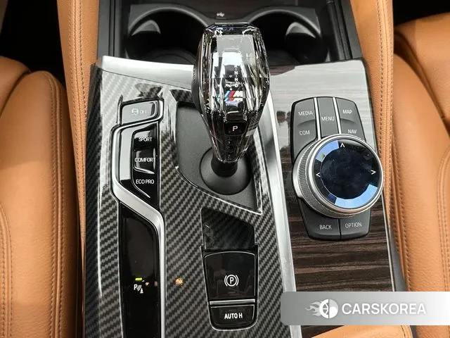 BMW 5 Series (G30) id 3032401 из Кореи 19