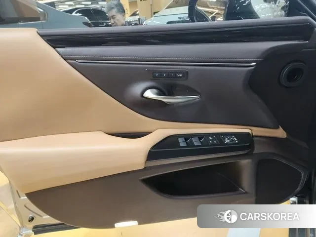 Lexus ES300h 7th generation id 3417948 из Кореи 19