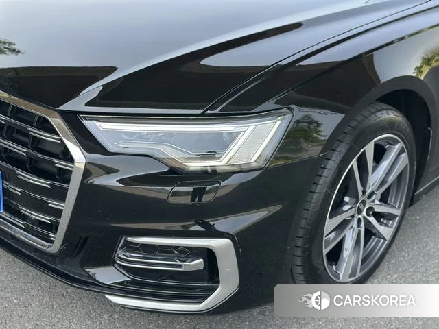 Audi A6L id 4307472 из Китая 17