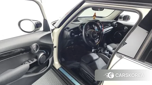 Mini Cooper S id 3777306 из Кореи 19