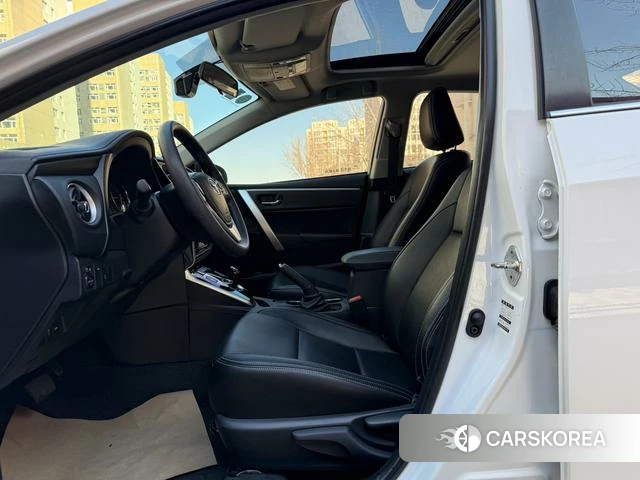 Toyota Corolla dual engine E+ id 4235869 из Китая 16