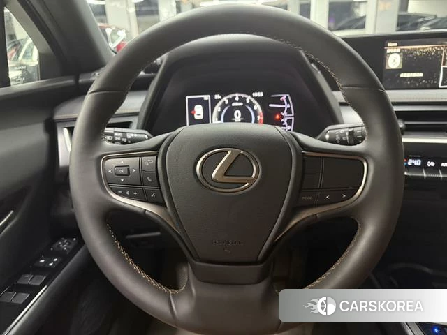 Lexus UX id 4341832 из Китая 9