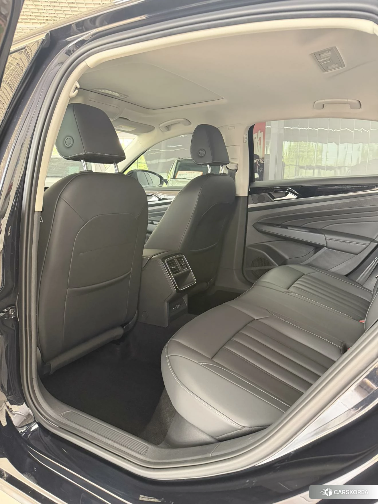 Volkswagen Passat id 4514877 из Китая 18