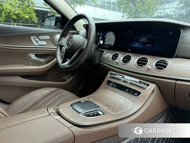 Mercedes-Benz E-class id 4359620 из Китая 9