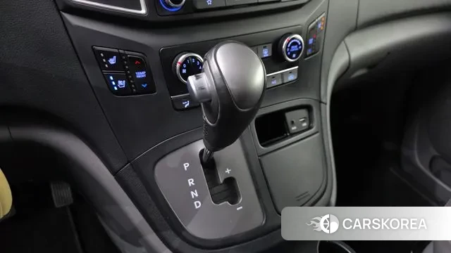 Hyundai The New Grand Starex id 3588309 из Кореи 19