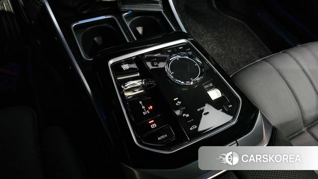 BMW 7 Series (G70) id 4248317 из Кореи 32