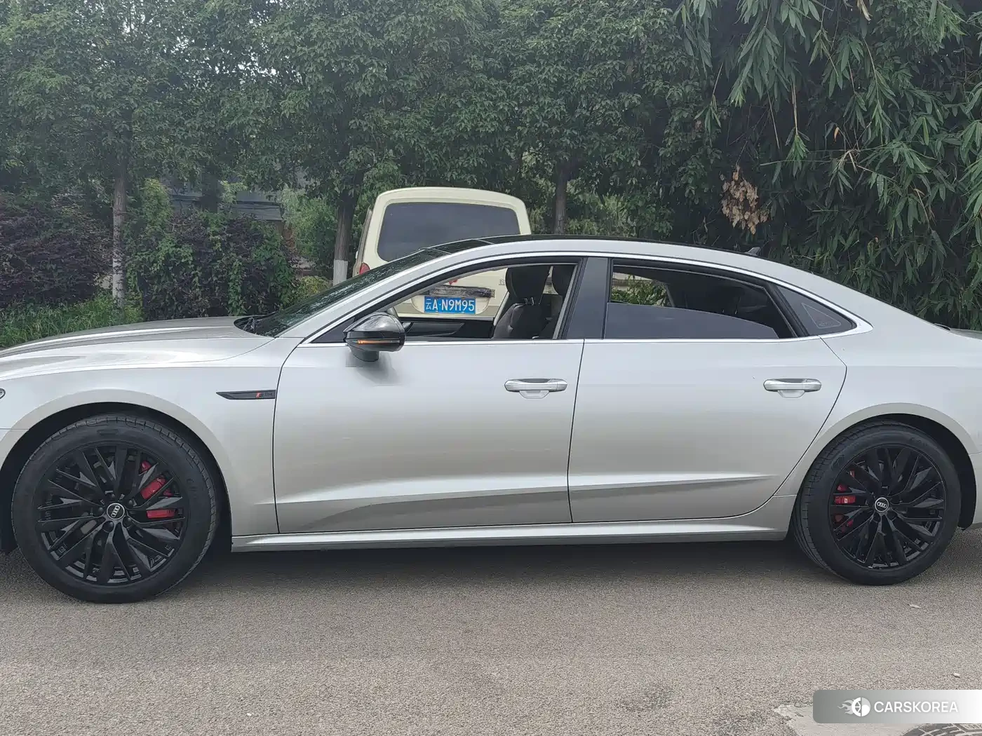 Audi A7L id 4570807 из Китая 17