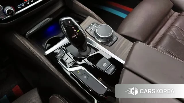 BMW 5 Series (G30) id 3713512 из Кореи 19