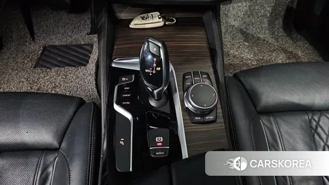 BMW 5 Series (G30) id 3029295 из Кореи 19