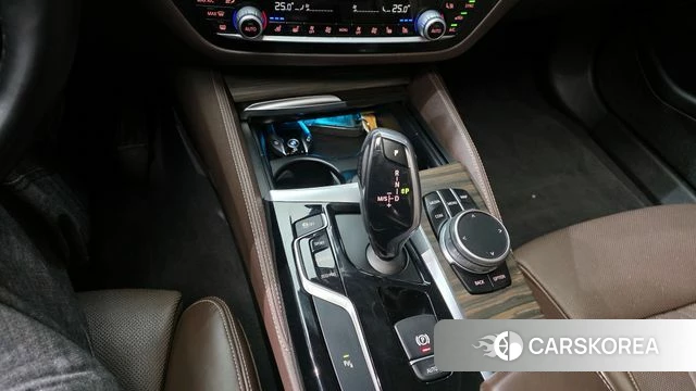 BMW 5 Series (G30) id 3808104 из Кореи 19