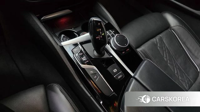 BMW 5 Series (G30) id 3844384 из Кореи 19