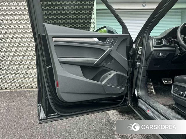 Audi Q5L id 4333729 из Китая 15