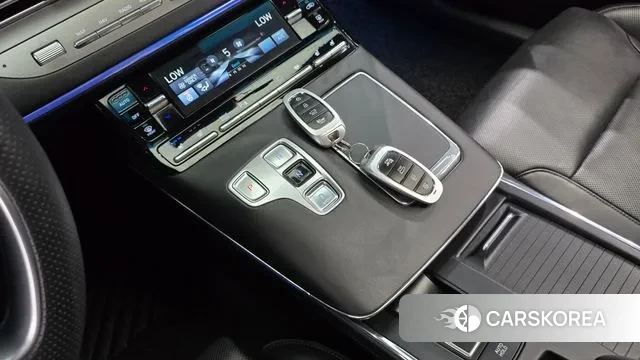 Hyundai The New Grandeur IG Hybrid id 3008522 из Кореи 19