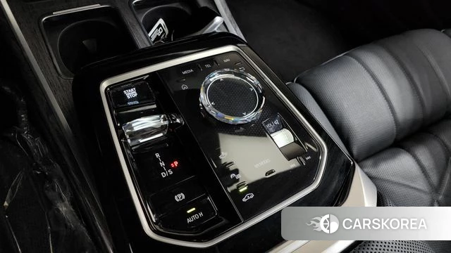 BMW 7 Series (G70) id 4280153 из Кореи 32