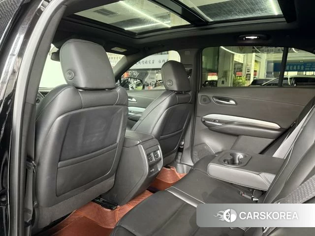 Cadillac XT4 id 3896279 из Китая 11