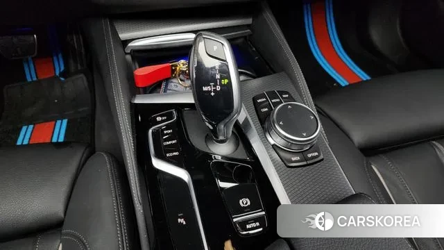 BMW 5 Series (G30) id 3053358 из Кореи 19