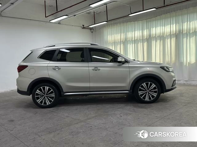 Roewe eRX5 id 4212894 из Китая 19