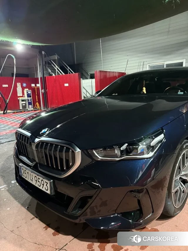 BMW 5 Series (G60) id 3619417 из Кореи 9