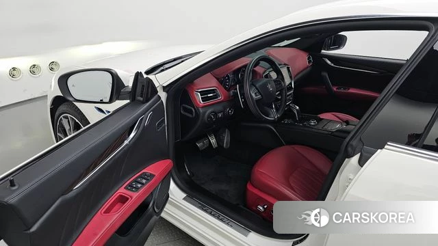 Maserati Ghibli id 4322546 из Кореи 32