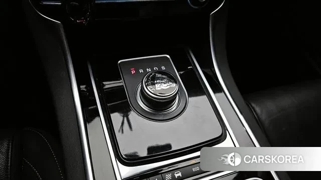 Jaguar XE id 3622656 из Кореи 19