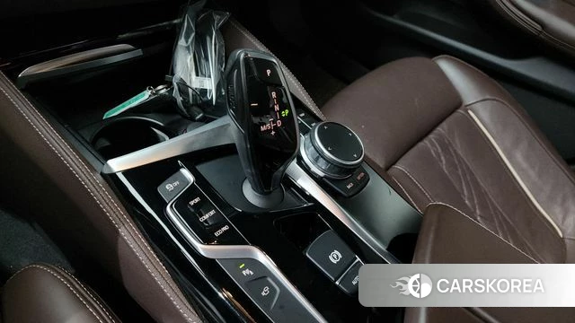 BMW 5 Series (G30) id 3853895 из Кореи 19