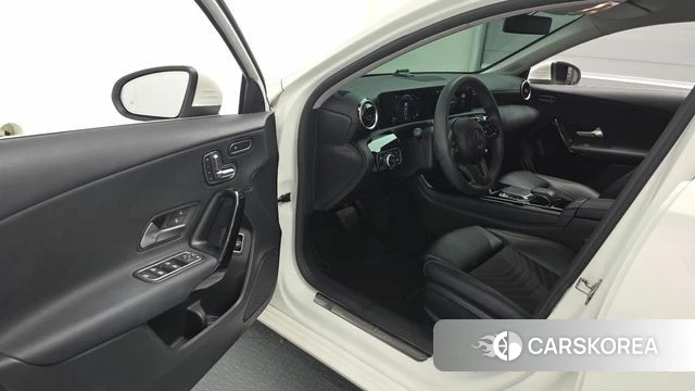 Mercedes-Benz A-Class W177 id 4614879 из Кореи 29