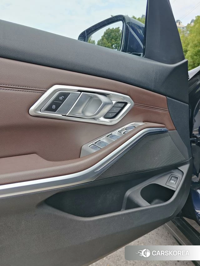 BMW 3 series id 4255984 из Китая 17