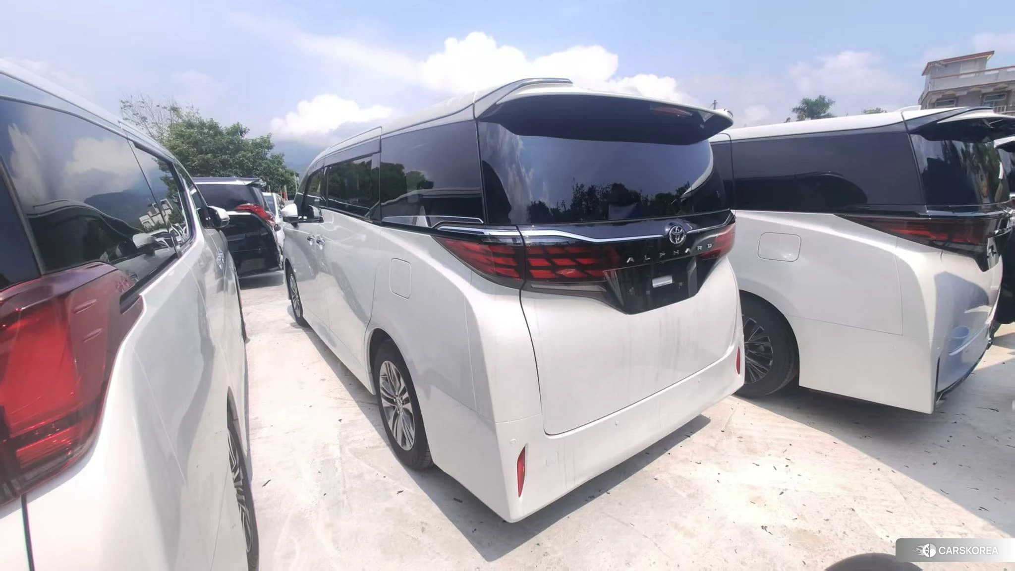 Toyota Elfa id 4467702 из Китая 9