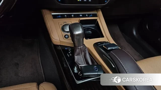 Lexus New ES300h id 3761451 из Кореи 19