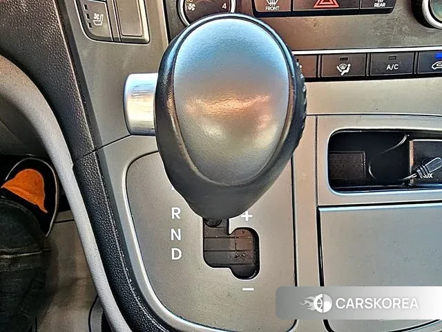 Hyundai The New Grand Starex id 3238559 из Кореи 16