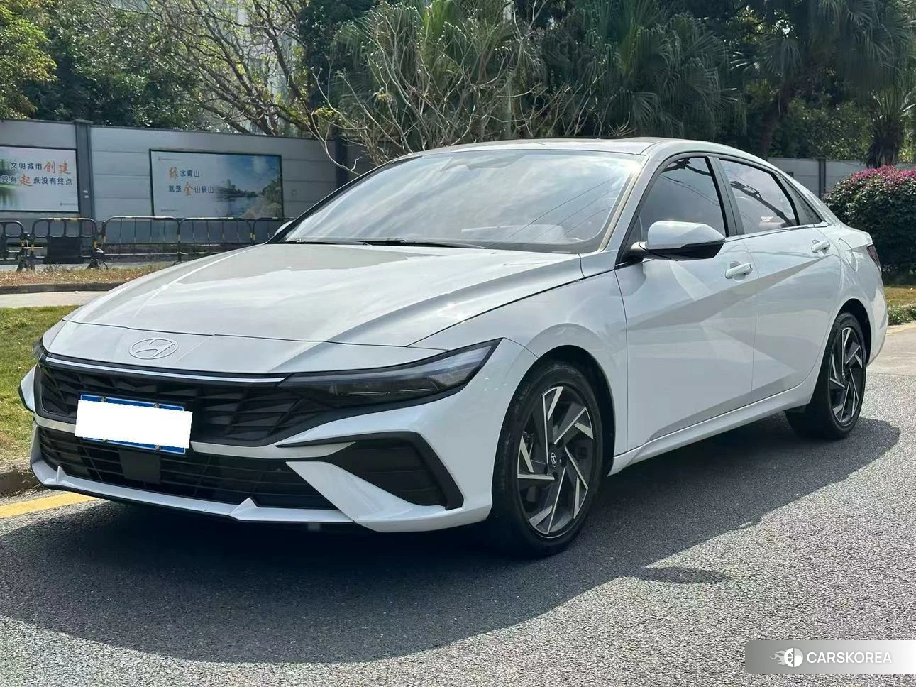 Hyundai Elantra id 4440677 из Китая 11