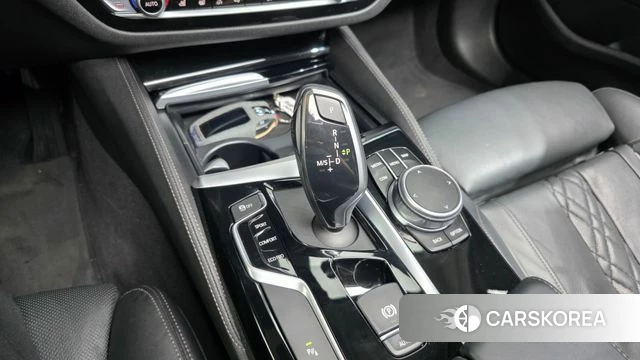 BMW 5 Series (G30) id 4562921 из Кореи 36