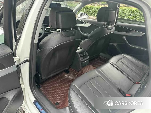 Audi A4L id 3908641 из Китая 10