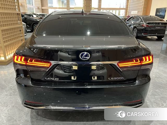 Lexus LS id 4262149 из Китая 16