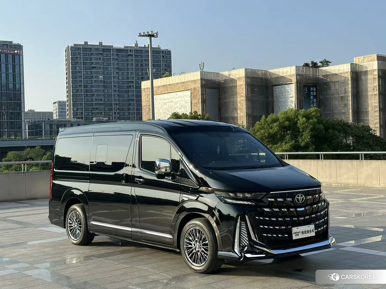 Toyota Hiace id 4420008 из Китая 13