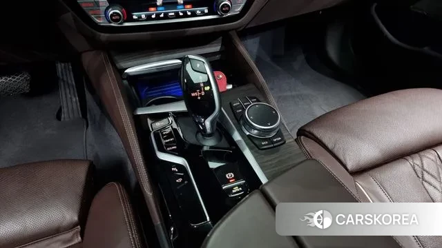 BMW 5 Series (G30) id 3416556 из Кореи 19