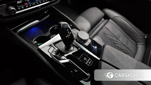 BMW 5 Series (G30) id 3606265 из Кореи 19