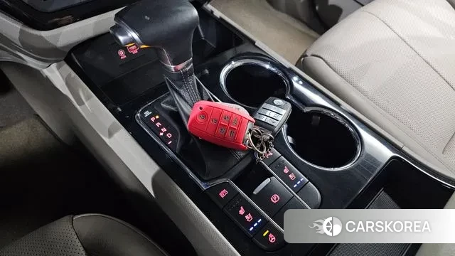 Kia The New Carnival id 3677570 из Кореи 19