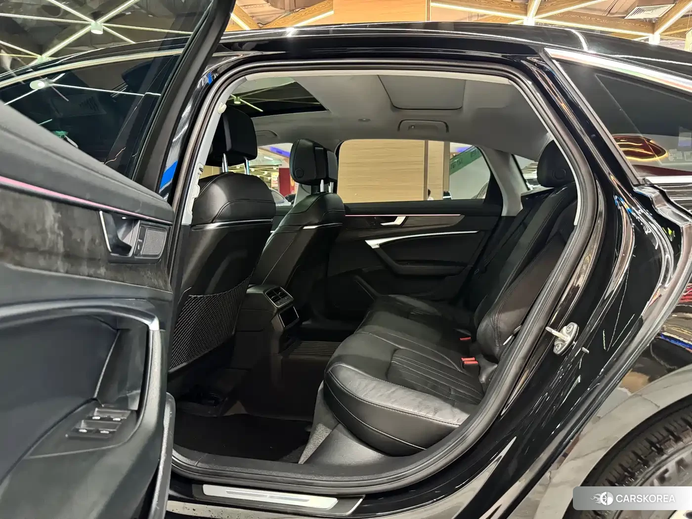 Audi A6L id 4578218 из Китая 17