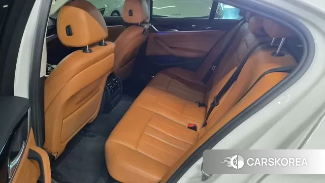 BMW 5 Series (G30) id 3789639 из Кореи 17