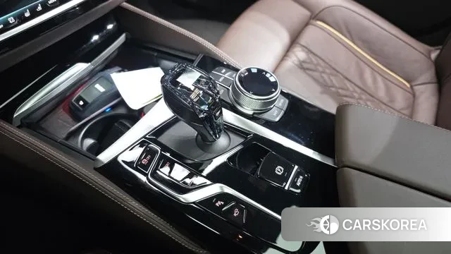 BMW 5 Series (G30) id 3634486 из Кореи 19