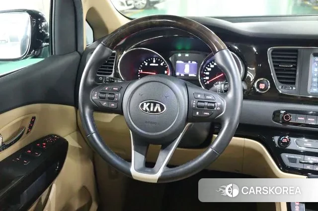 Kia The New Carnival id 3736350 из Кореи 19