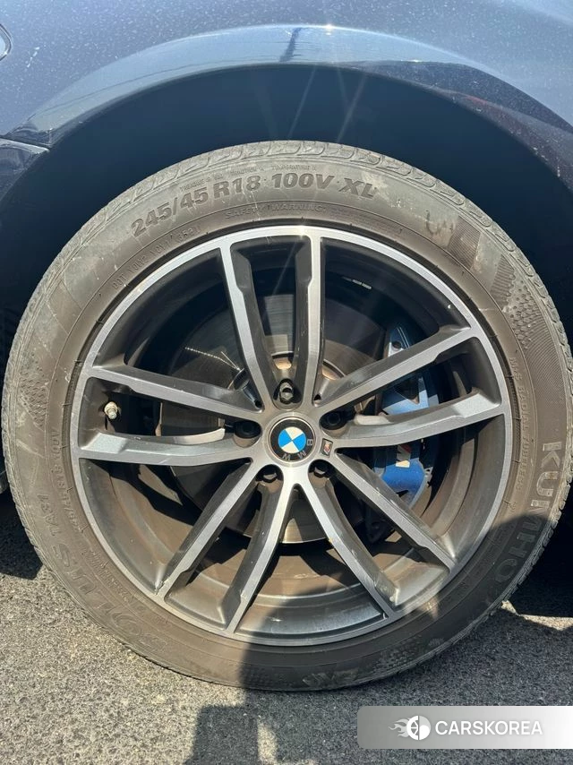 BMW 5 Series (G30) id 3812891 из Кореи 9